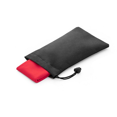 BERNAL. Sporthandtuch aus recyceltem Polyester (100% rPET) dient zur Erfrischung mit Vliesstoffbeutel, Rot