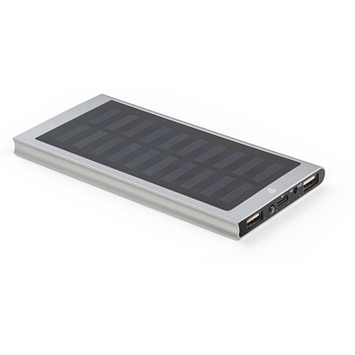 CLERK. 8'000 mAh Powerbank mit Solarpanel aus 100% recyceltem Aluminium, Satinsilber