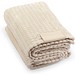 CELINE. Decke aus recyceltem Polyester (100 % rPET) mit einem Aufnäher zur individuellen Veredelung, Beige