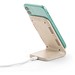 ENGLERT. Smartphone-Halter mit schnellem 10W wireless Ladegerät aus Recyceltes ABS (70% rABS) und Weizenstroh, Natur